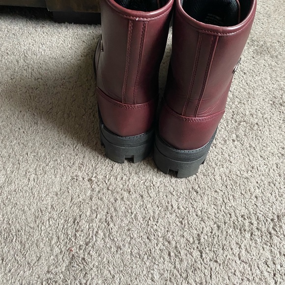 Women’s Boots - Picture 9 of 11